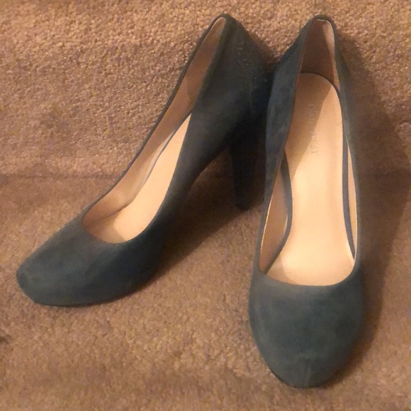 NINE WEST-PRETTY TEAL BLUE SUEDE HI HEEL W/COLORED STONES - Picture 5 of 12